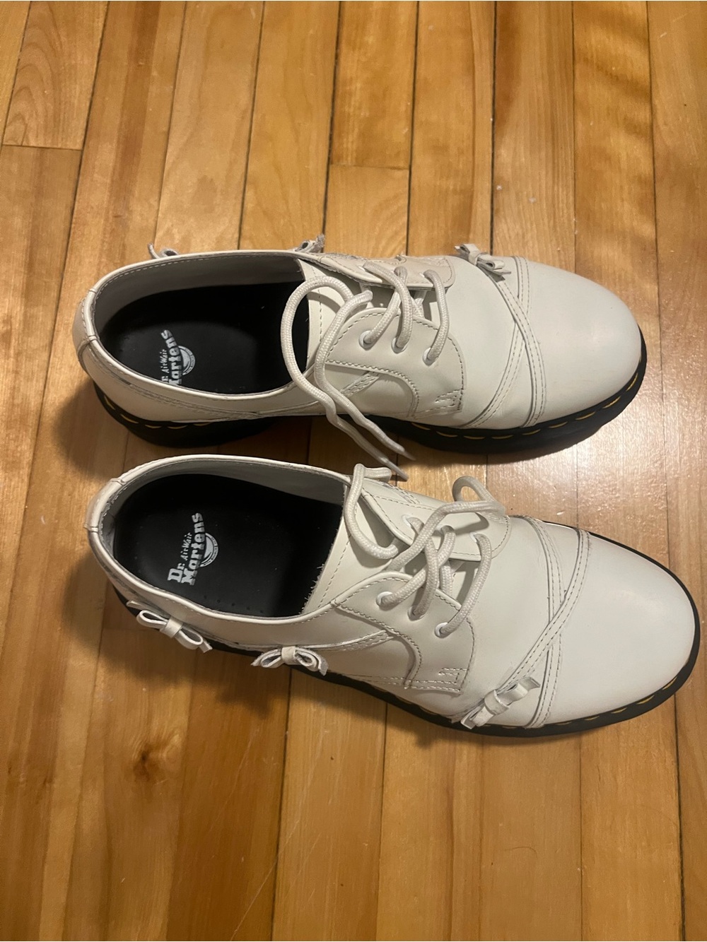 Dr. Martens White Leather Lace-Up Oxford Flats